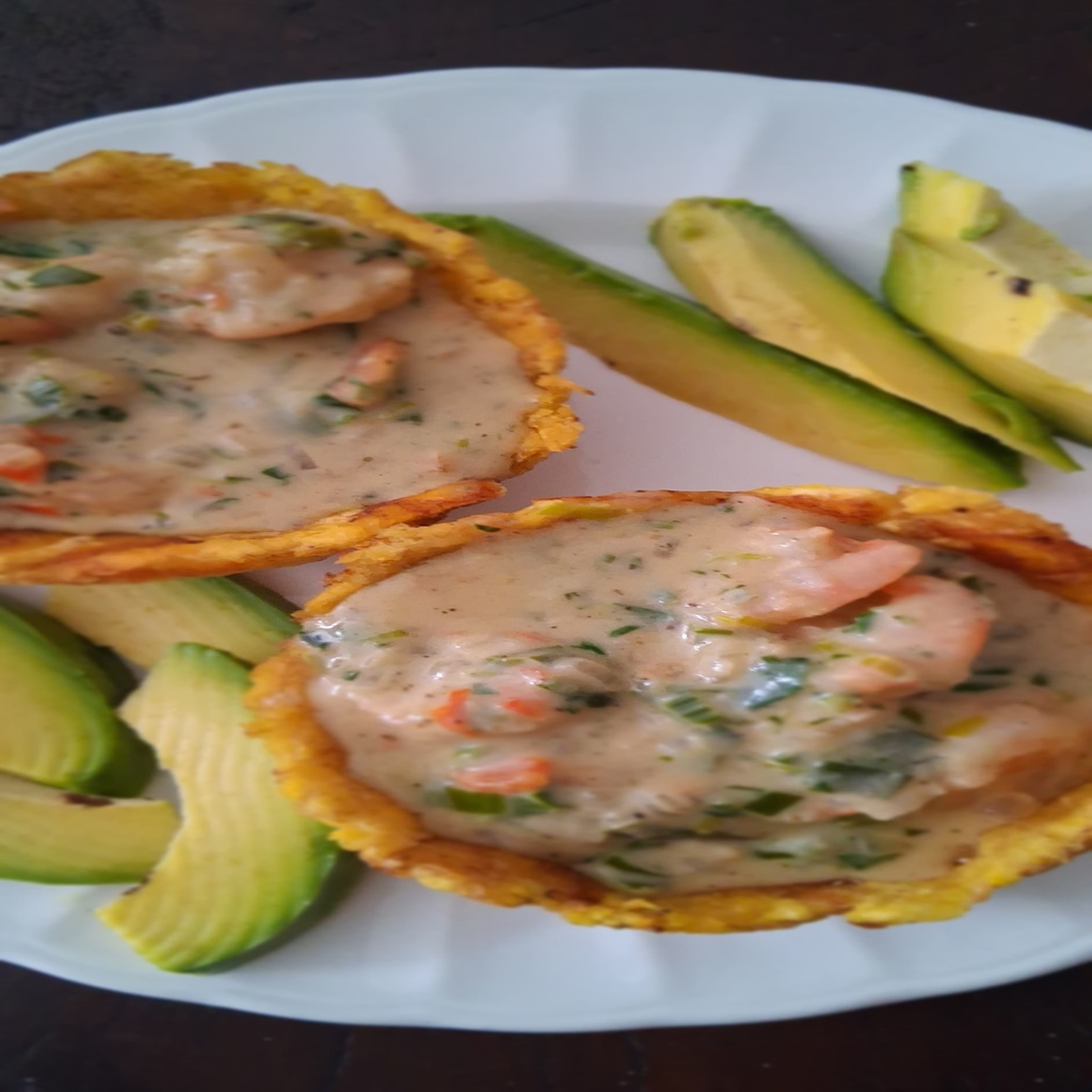 Creamy shrimp served in crispy green plantain cups